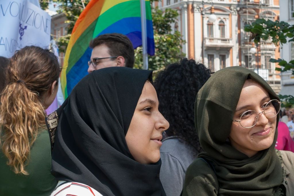 Muslim women participate in the LGBT Pride march in Ontario (Canada).  / GETTY IMAGES.