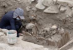 Arqueólogos descubren cinco momias milenarias en una huaca del Rímac 