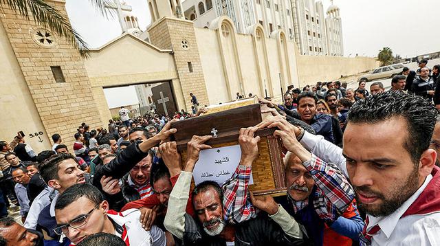 El adiós a las víctimas del atentado contra iglesias en Egipto - 1