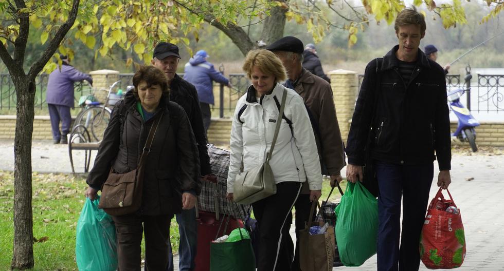 Pro-Russians end organized evacuation of civilians in Kherson