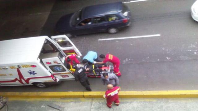 Miraflores: camioneta chocó e interrumpió vía del Metropolitano - 2