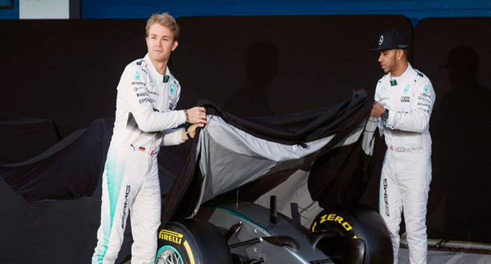 Lewis Hamilton y Nico Rosberg presentan su nuevo monoplaza W06 Hybrid. (Foto: As)