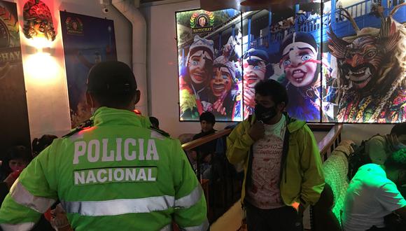 La Policía Nacional y la comuna de Cusco sorprendieron a los fiesteros, quienes se encontraban aglomerados. (Foto: Municipalidad de Cusco)