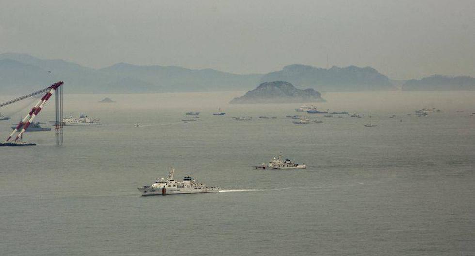 Decenas de barcos participan en las operaciones de rescate. (Foto: US Pacific Fleet/Flickr)