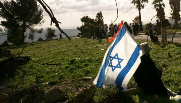 Ministro israelí llama a judíos de Francia: "Volved a casa, inmigrad a Israel". (AP)