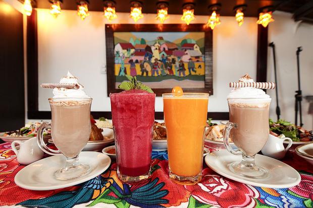 The kiwichocolatada is one of the favorite drinks at Christmas parties.  But, Huancahuasi has more hot and cold options. 