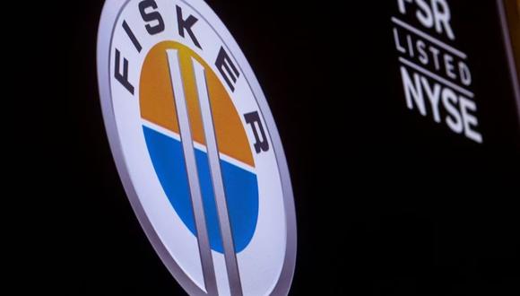 El logotipo de Fisker Inc. se muestra en una pantalla en el piso de la Bolsa de valores de Nueva York (NYSE) en la ciudad de Nueva York, EE. UU., 22 de noviembre de 2022. REUTERS/Brendan McDermid