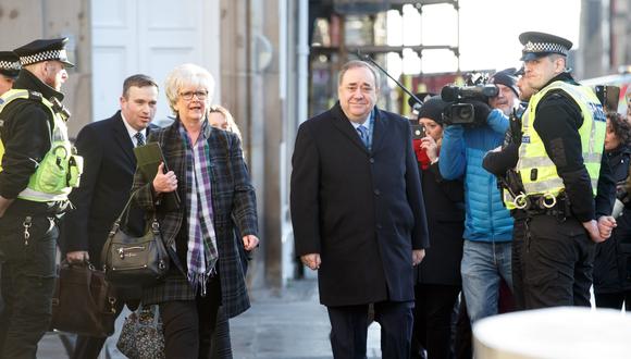 Alex Salmond está siendo juzgado por presunta agresión sexual a diez mujeres mientras se desempeñaba como primer ministro de Escocia. (Foto: EFE)