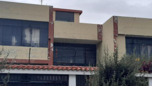 Vladimir Cerrón publicó en Twitter las imágenes de los ataques que sufrió su casa en Huancayo | Foto: @VLADIMIR_CERRON