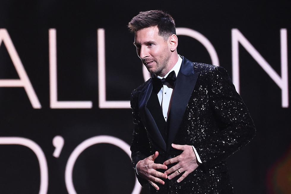Lionel Messi es el ganador del Balón de Oro 2021 y la 'Pulga' obtiene su séptimo trofeo en su carrera. | Foto: AFP