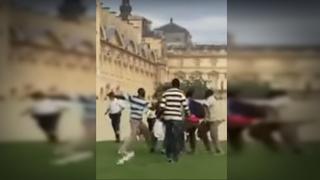 Ambulantes en París también se enfrentan a policías en desalojo