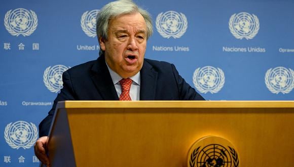 El secretario general las Naciones Unidas, Antonio Guterres, habla sobre el cambio climático en la sede de la ONU en la ciudad de Nueva York el 27 de julio de 2023. (Foto de Ed JONES / AFP)