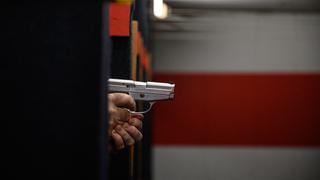 EE.UU.: hombres son el doble de propensos que las mujeres a poseer un arma
