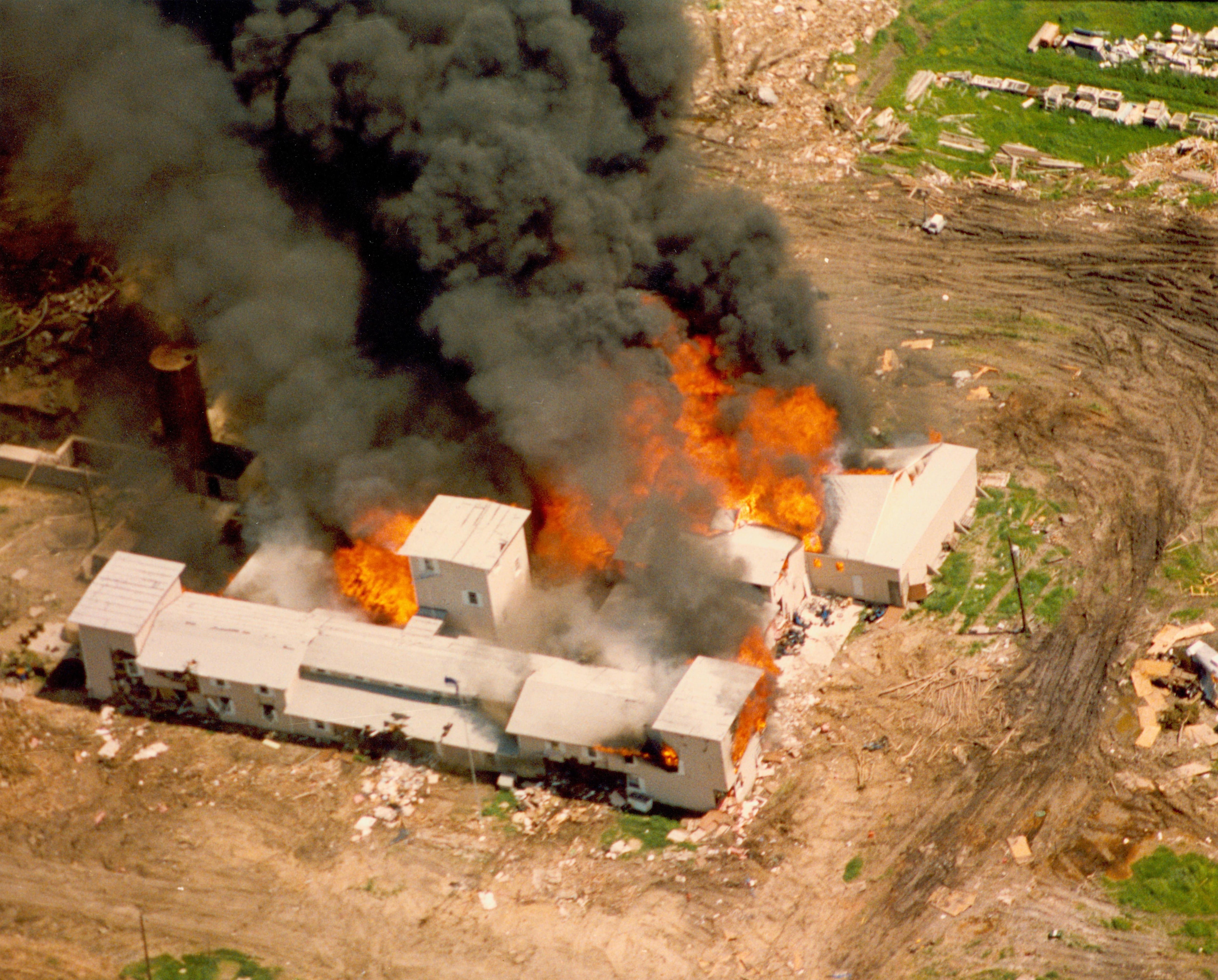 The fire seen from the air.  (Public domain).
