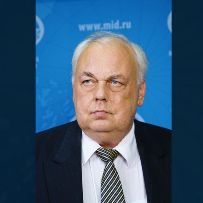 “Los países occidentales pueden acelerar la llegada de la paz cortando el suministro de armas a Kiev”