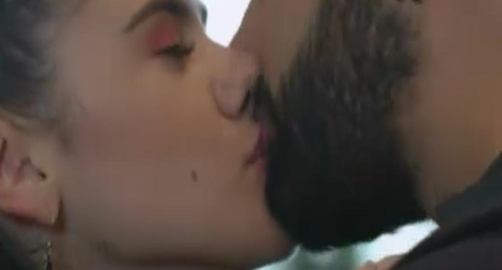 Mujecitas: Amanda y CJ afirman su amor con un beso. (Foto: Captura América TV)