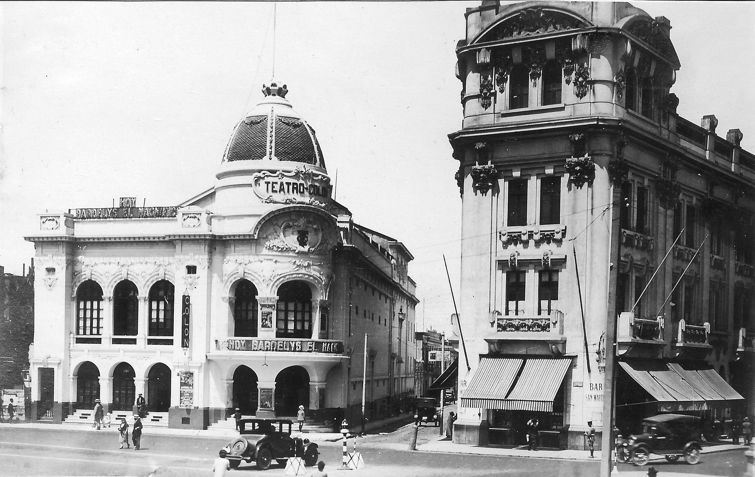 El edificio Giacoletti en la primera mitad del siglo XX al costado del teatro Colón. Foto: Prolima