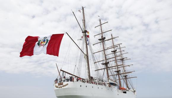 El BAP Unión fue galardonado con el Boston Teapot, es la primera vez que una nave peruana gana el prestigioso trofeo.