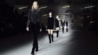 Saint Laurent enciende la pasarela del Paris Fashion Week