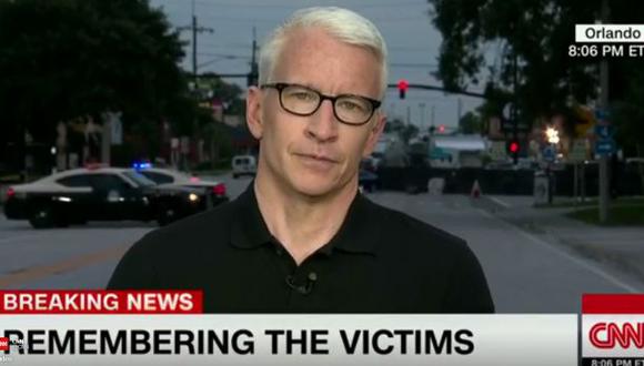 Orlando: Anderson Cooper se quiebra a leer nombres de víctimas