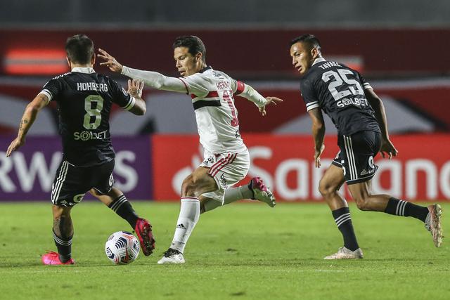 Cristal vs. Sao Paulo se enfrentaron por Copa Libertadores. Foto: AFP