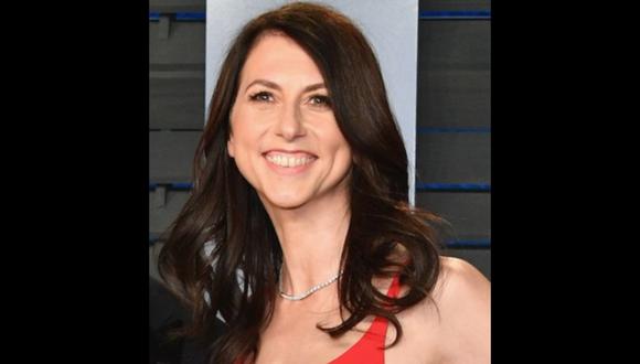 Los Bezos anunciaron su divorcio en enero, no mucho antes de que el periódico estadounidense National Enquirer publicara una noticia de que Jeff Bezos había estado teniendo una relación con Lauren Sanchez, ex presentadora de televisión.