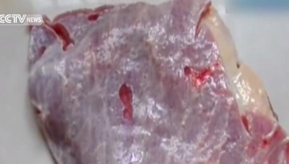 Quiso cocinar pedazo de carne y empezó a palpitar solo [VIDEO]