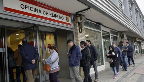 España registra la mayor caída del desempleo de su historia