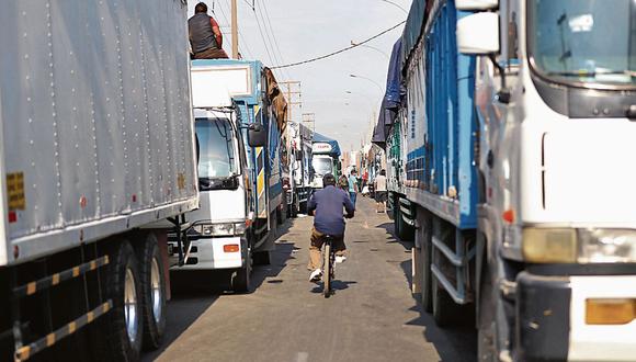 Diversos gremios de transportes acatarán un paro indefinido a nivel nacional este lunes 27 tras no llegar a acuerdos con el MTC | Foto: El Comercio / Archivo ( Hugo Curotto)