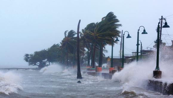 YouTube: El poderoso ciclón bomba golpea Puerto Rico con olas de hasta 9 metros. (Foto: Reuters)