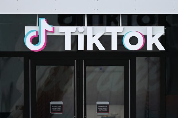 La exitosa plataforma TikTok está bajo sospecha por el gobierno estadoundiense y sus pares europeos, quienes temen que represente un riesgo de ciberseguridad por permitir que China obtenga información de sus funcionarios y ciudadanos. 