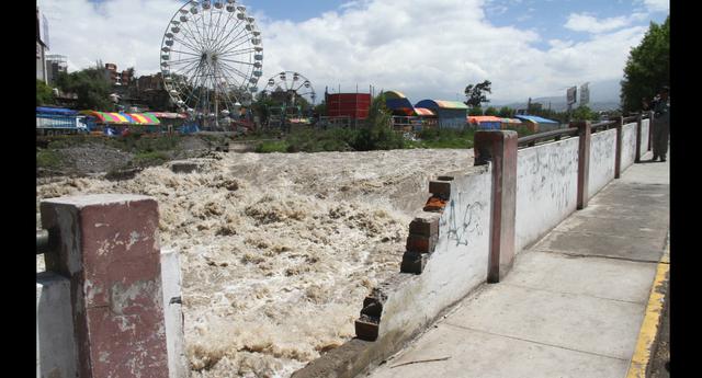 Zonas urbanas y residenciales de la Ciudad Blanca en alto riesgo por posible desborde del río Chili (GEC)