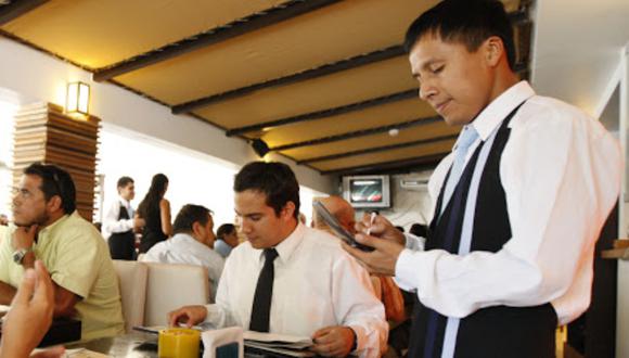 Empresas del sector restaurantes y turismo ya vienen solicitando la suspensión perfecta de labores. (Foto: El Comercio)