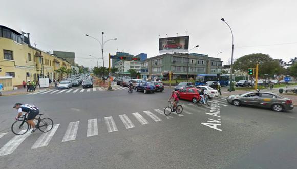 La Municipalidad de Lima pretende construir un ‘by-pass’ en el cruce de las avenidas Arequipa y Aramburú. Los estudios de preinversión costaron un millón de soles. (Google Maps)