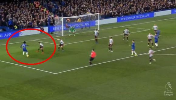 Chelsea vs. Newcastle EN VIVO: Willian anotó golazo para el 2-0, amagó dos rivales y la colocó en el ángulo. (Foto: Captura de pantalla)