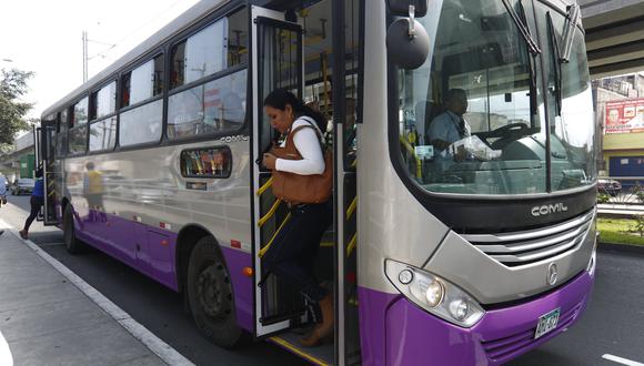 Unos 130 mil usuarios se benefician diariamente por los buses del Corredor Morado. (Foto: GEC)