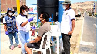 Toman temperatura a vecinos en mercados de Mi Perú para detectar posibles casos de COVID-19