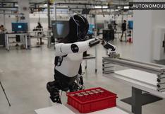 Elon Musk asegura que Optimus, su robot autónomo, ya trabaja en las fábricas de Tesla