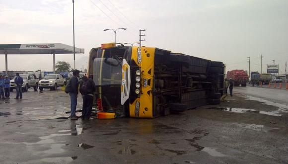 Accidente en Trujillo: vuelco de bus deja 32 personas heridas