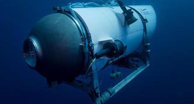 El submarino Titán desapareció con cinco personas a bordo mientras iba hacia donde están los restos del Titanic, en el fondo del Océano Atlántico. (AP).