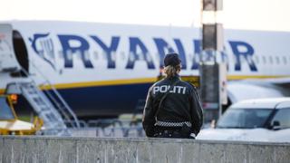 Noruega: Evacúan avión con destino a Manchester, dos detenidos