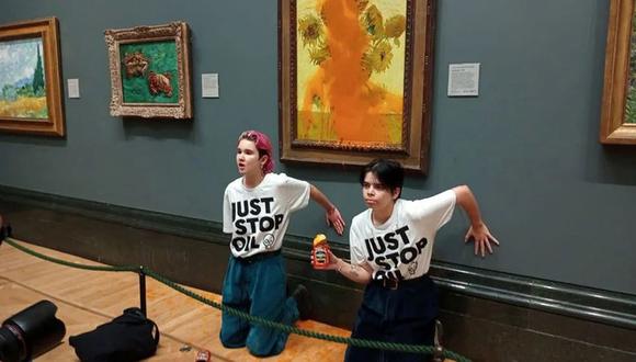 Qué pasó con las dos ecologistas que tiraron sopa sobre “Los girasoles” de Van Gogh | Foto: Reuters