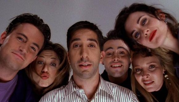 El elenco de "Friends", serie estadounidense producida  por Warner Bros. que duró 10 temporadas, de 1994 al 2004. Foto: NBC.