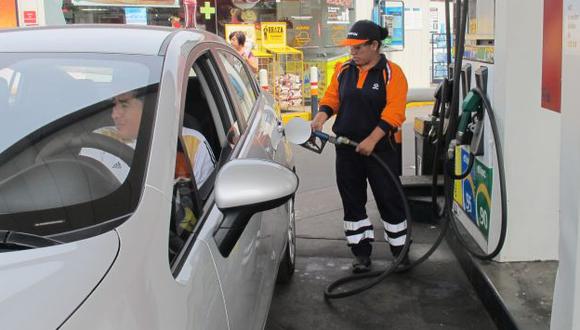 Los precios de los combustibles varían día a día. Conoce aquí dónde hallar las tarifas más bajas en los grifos de la capital. (Foto: GEC)