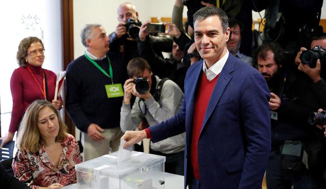 Pedro Sánchez, según los sondeos, es favorito en las elecciones de España, aunque no lograría mayoría parlamentaria. (Foto: EFE)