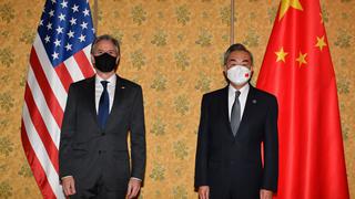 EE.UU. muestra su preocupación por los derechos humanos en China en un encuentro entre Blinken y su par chino Wang