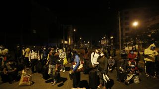 Coronavirus en Perú: personas que esperan viajar a Piura pasarán la noche en cuartel de la Marina