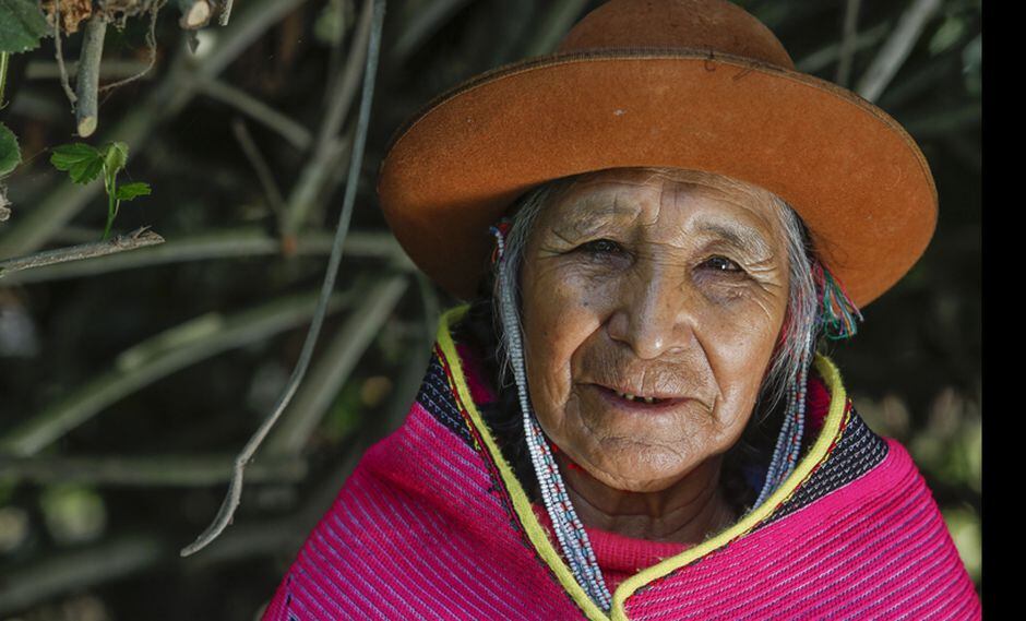 María Apaza tiene 91 años y es la única mujer altomisayoc (sacerdotisa espiritual) de la nación Q’ero. El grupo Rimayni la trajo a Lima para que celebre ceremonias y retiros de iniciación. (Foto: Hugo Pérez)