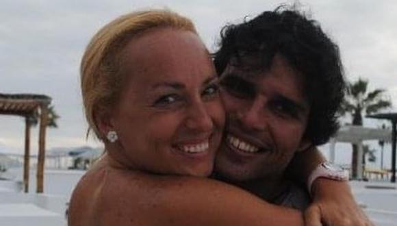 Cynthia Martínez, esposa de Pedro Suárez-Vértiz, llegó a Lima tras la muerte del cantante. (Foto: Instagram)
