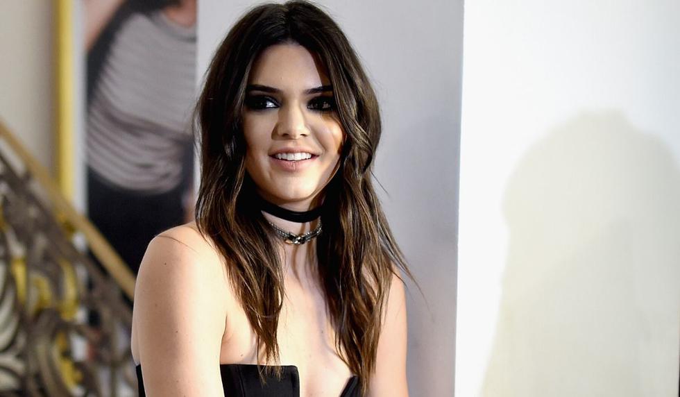 Kendall Jenner fue criticada por compartir información que subestimaba al COVID-19. (AFP)